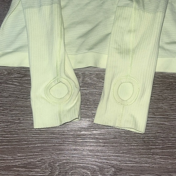 - Lululemon athletica swifty top size long sleeve size 4 bright yellow green - Picture 3 of 8